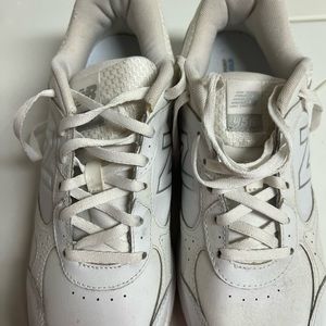 NWOT. Women’s New Balance 456 sneakers.